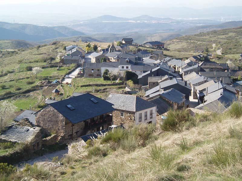 Hotel Rural La Casa Del Peregrino El Acebo de San Miguel المظهر الخارجي الصورة