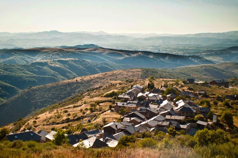 Hotel Rural La Casa Del Peregrino El Acebo de San Miguel المظهر الخارجي الصورة